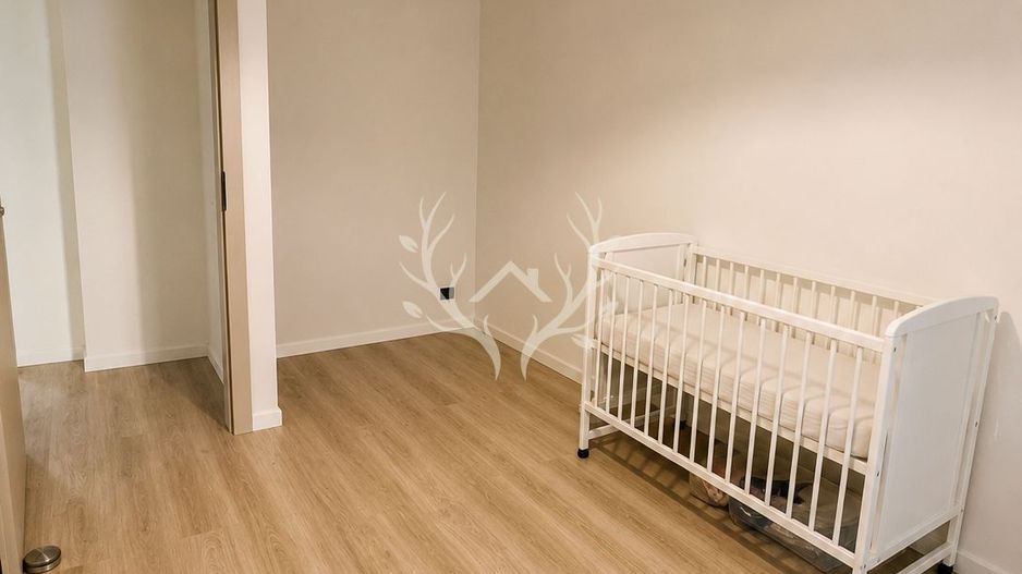 Apartament cu 3 camere si terasa de 82 mp - zona Vivo Floresti - Poză 4