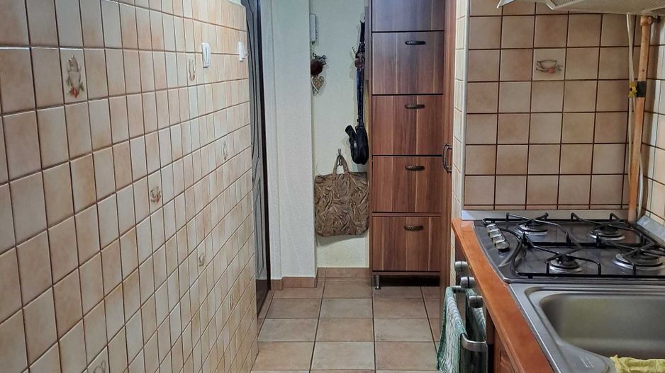 BRASADAS vinde ap 2 cam la etajul 3 in 14 Mai. - Poză 2