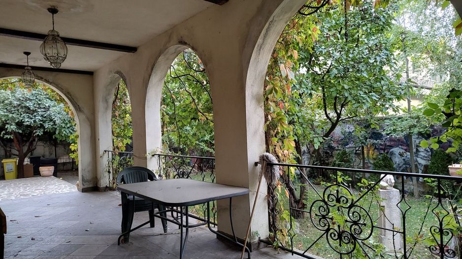 Vila mediteraneană cu farmec neo-românesc, în liniștea eleganta din Iancu Nicola - Poză 5