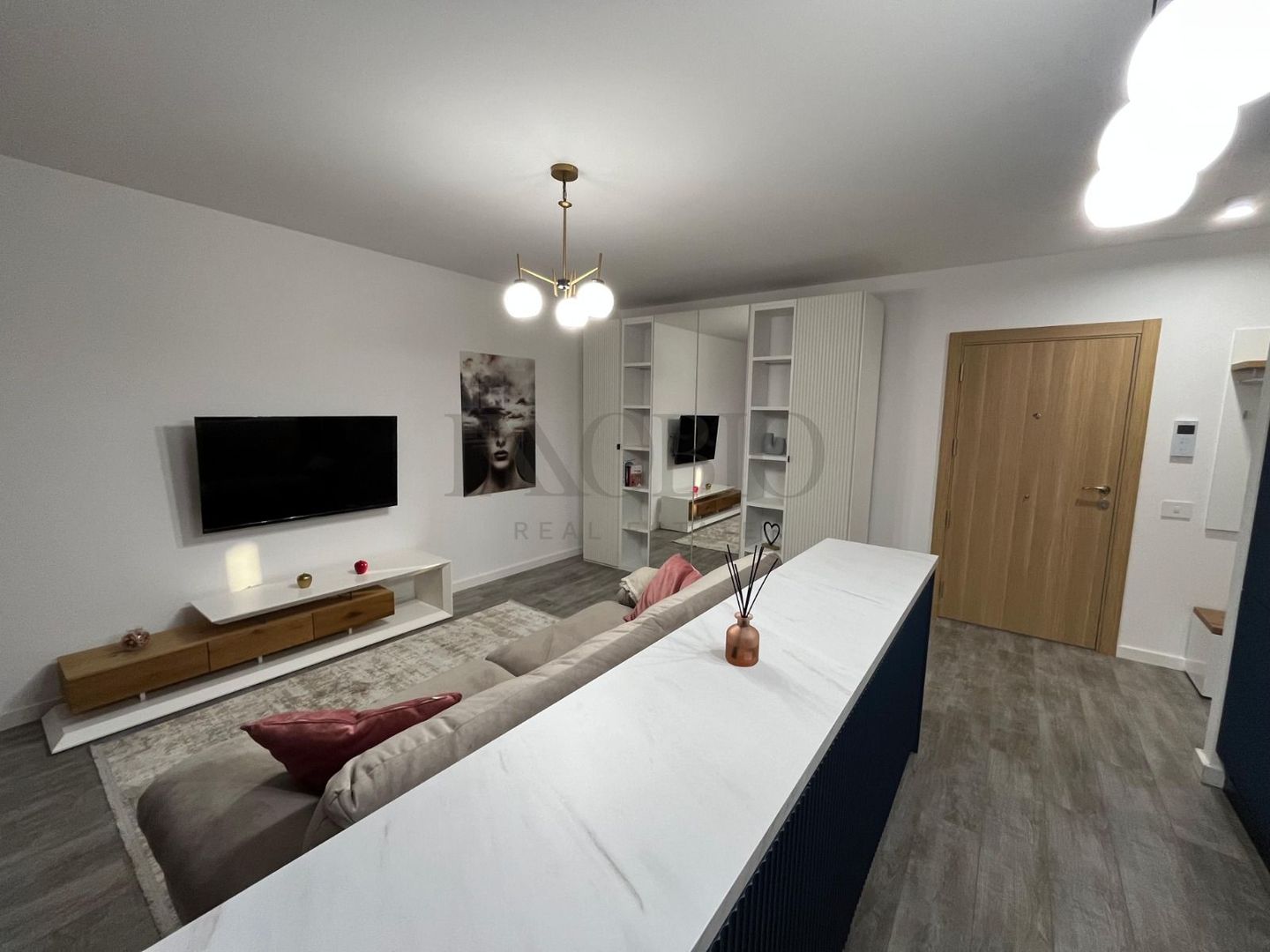 Apartament 2 camere modern | Expozitiei - Poză 3