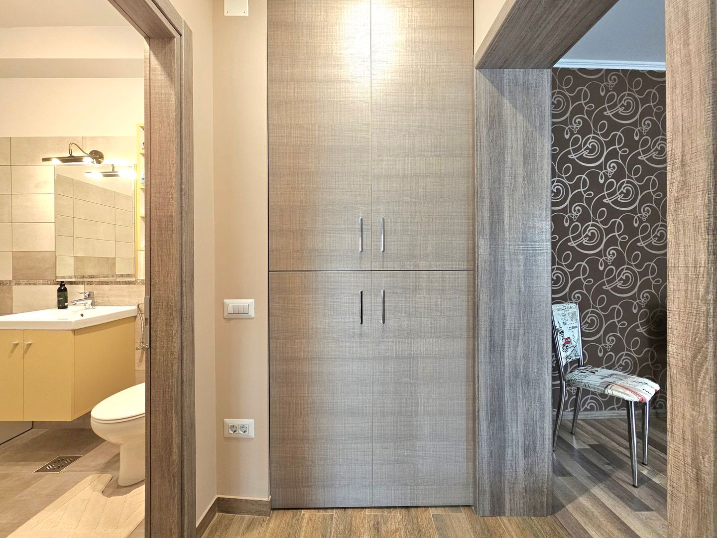Apartament cu 2 camere de vânzare în zona Dacia Constanta renovat - Poză 9