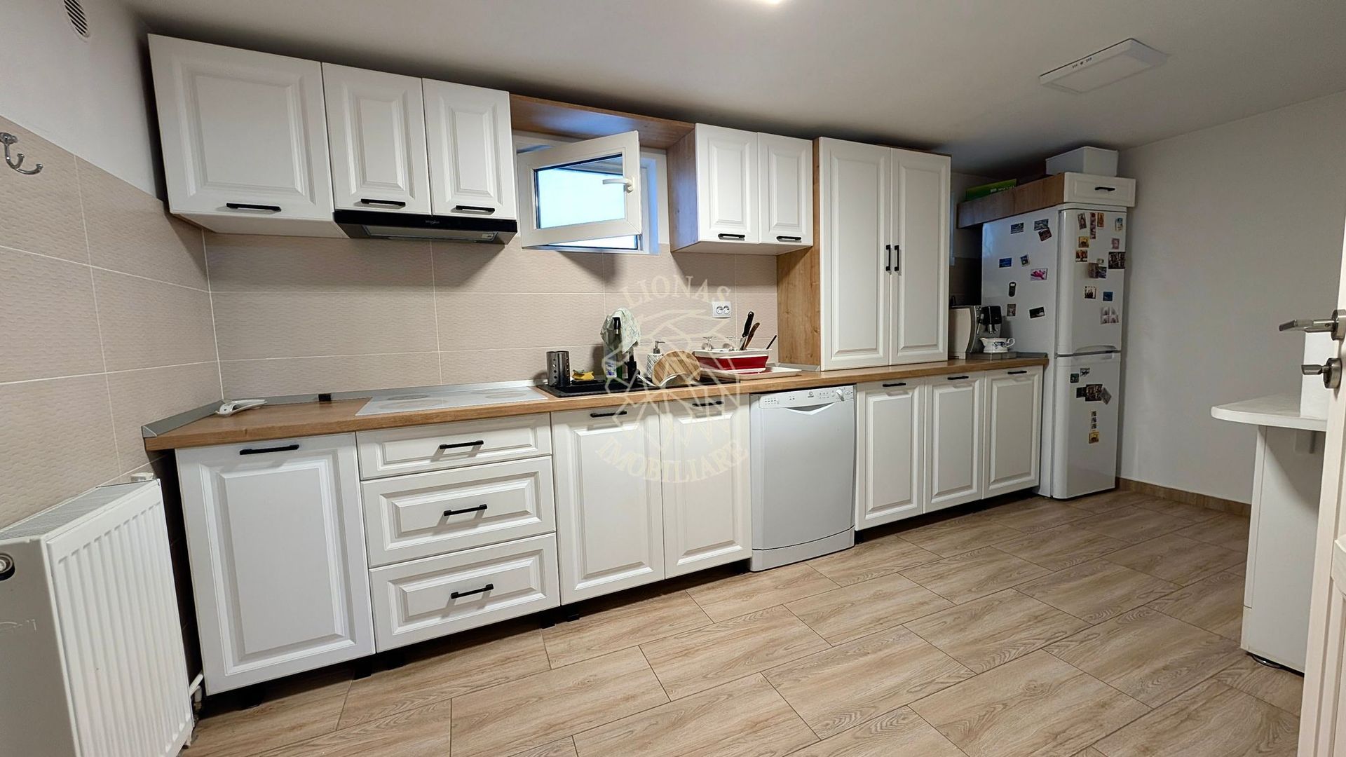 Casa 6 camere 244 mp+ Spatiu Comercial- teren 500 mp-Zona Han - Poză 5