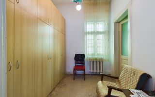 Casă individuală cu teren de 1100 mp și 3 apartamente în curte - Poză 12