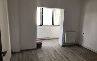 Apartament 4 camere decomandat centrala 83mp renovat etaj 1 Craiovita - Poză 3