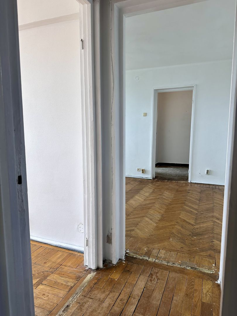 Apartament 2 camere Mihai Bravu 42-62, vedere spate, bloc izolat - Poză 11