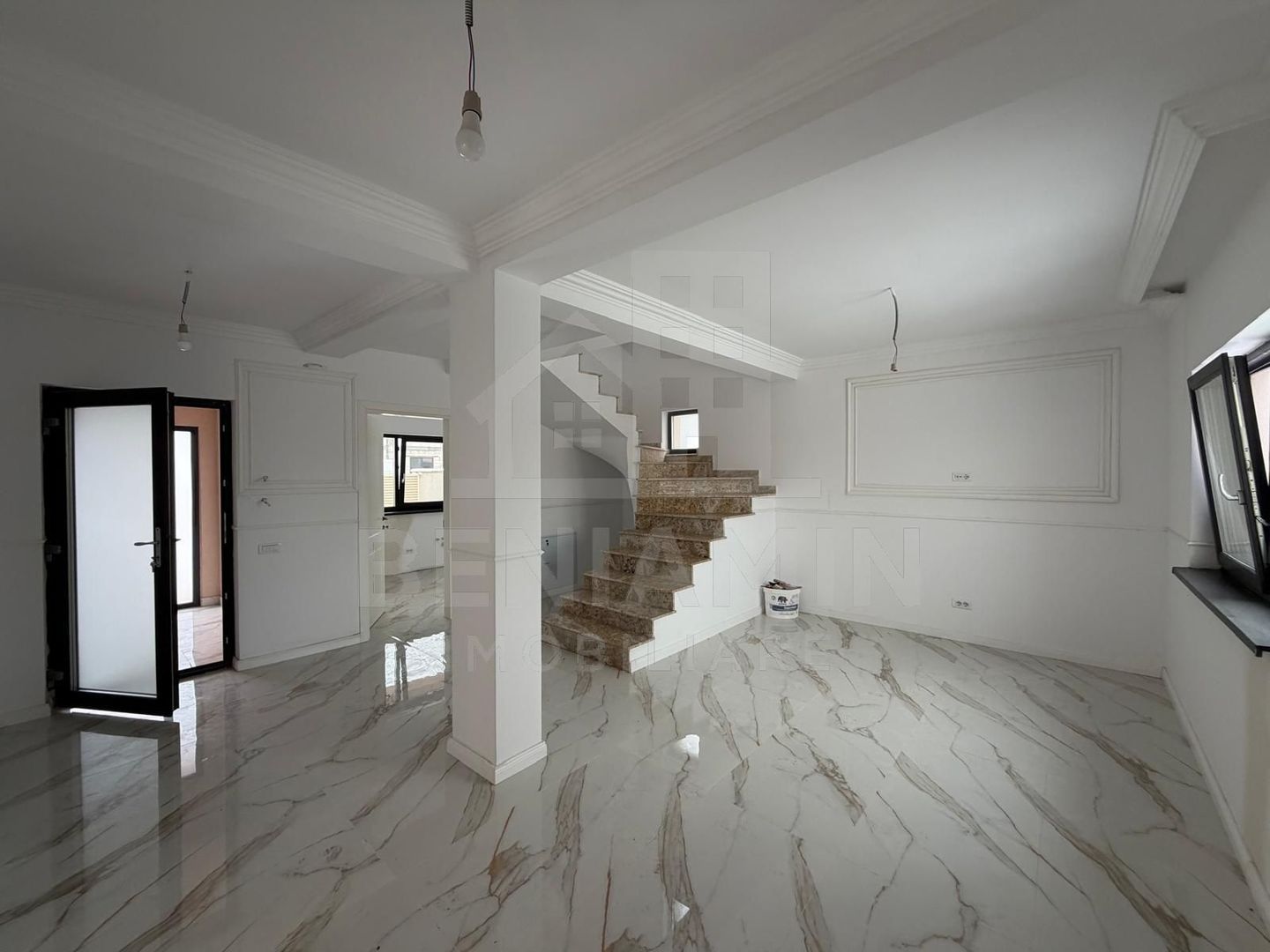 Casa P+1 Living-Bucatarie-3 Dormitoare-Toate utilitatile-Disponibila - Poză 1