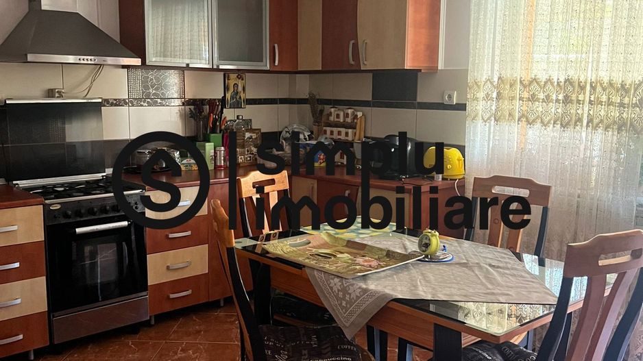 Vila S+P+1+M Lapus, str Paunitei - Poză 6