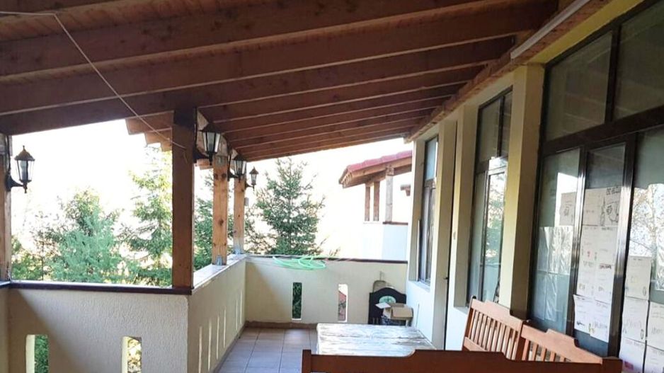 Hotel cu arhitectură montană deosebită poziționare premium Sâmbătă de Sus - Poză 13