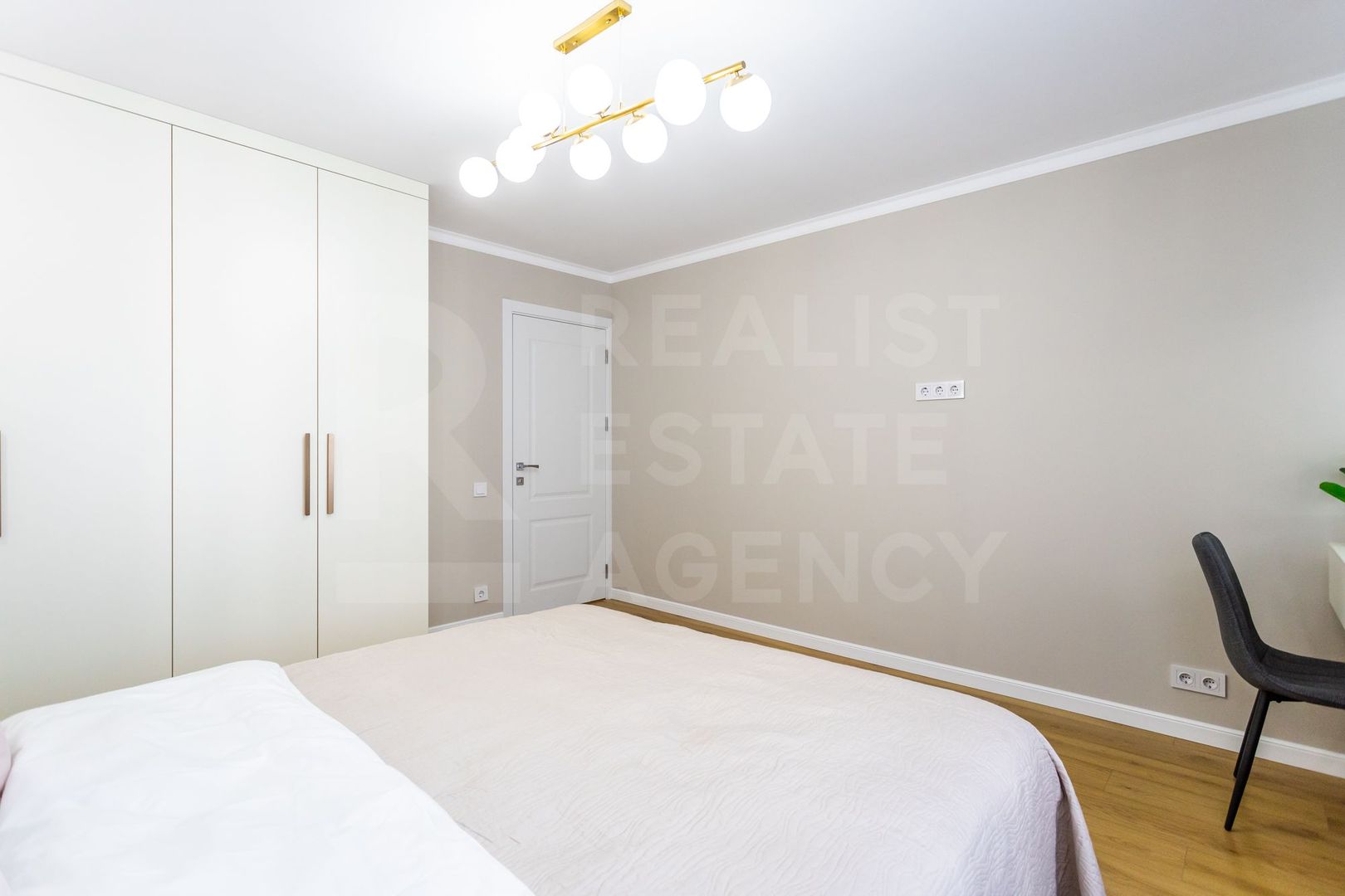 Vânzare, apartament 2 camere, str. Ion Dumeniuc, Ciocana - Poză 2