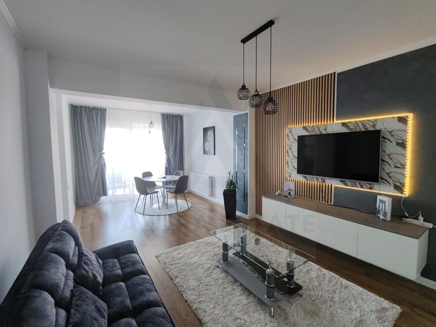 Apartament premium 2 camere balcon generos parcare pe Mihai Viteazul - Poză 2