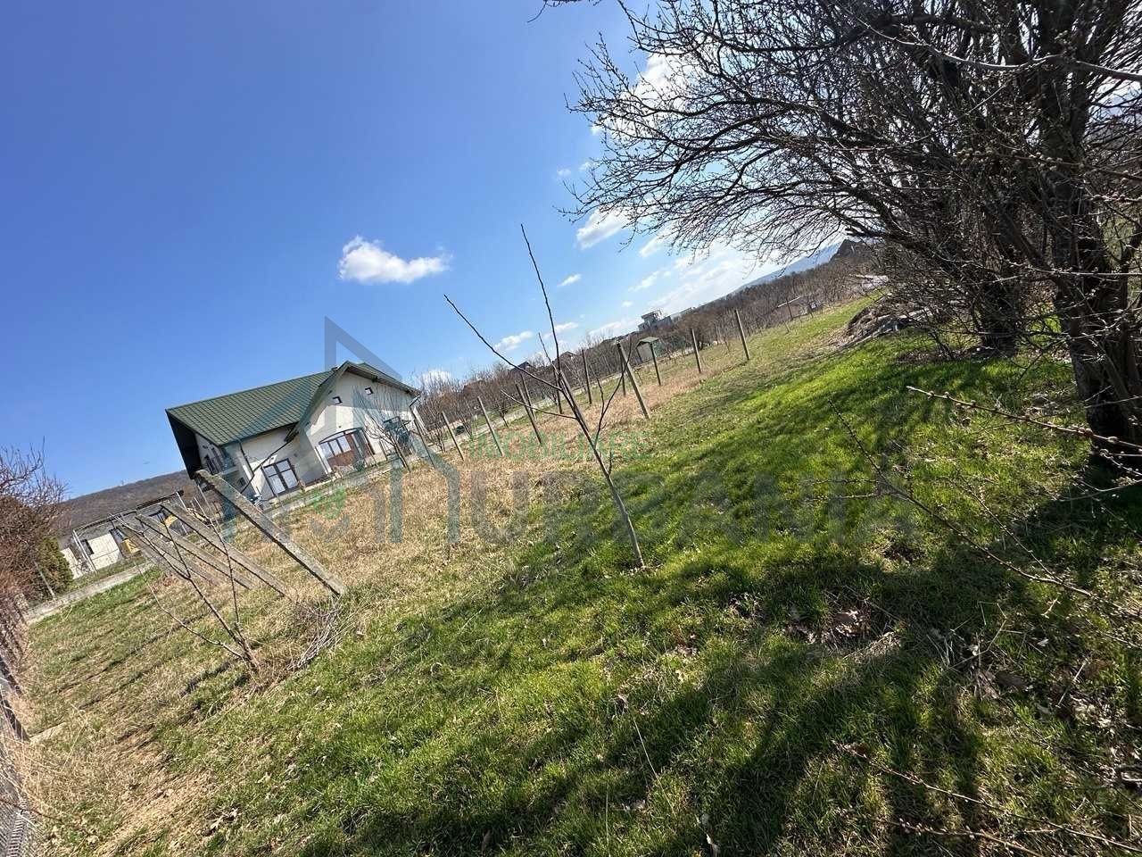 Teren intravilan de vânzare în centrul comunei Bârnova, Iași - Poză 2