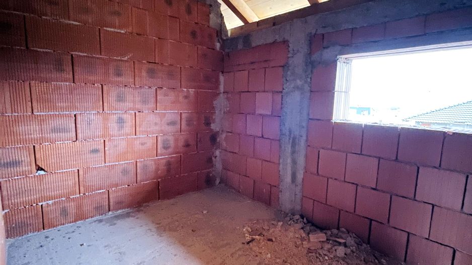 Casă P+M la roșu de vânzare în Cihei – Grigorescu II - Poză 12