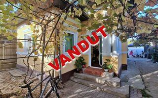 Vanzare casa cu teren 1800 mp, Pitesti str Bananai, la intrare - Poză 1