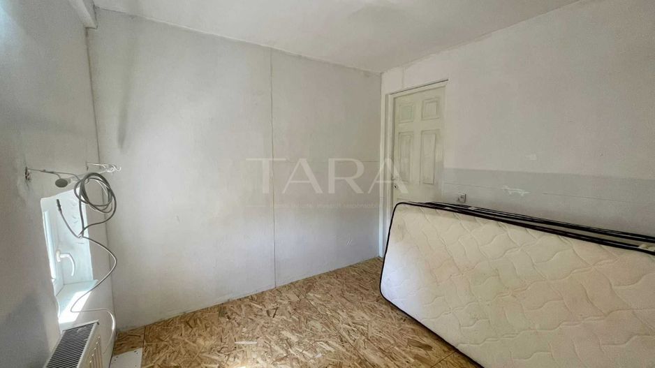Apartament tip casă, două niveluri, zonă centrală, curte interioară. - Poză 6