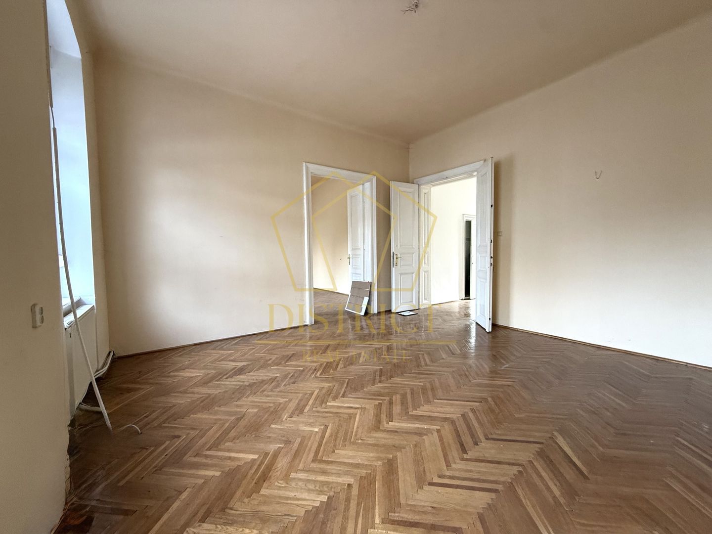 Spatiu pentru birouri, curte interioara si VAD | Balcescu - Poză 4