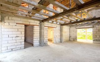 Casa la rosu de 304 mp utili, in Baita,Maramure-colț de rai într-o zonă retrasă - Poză 4