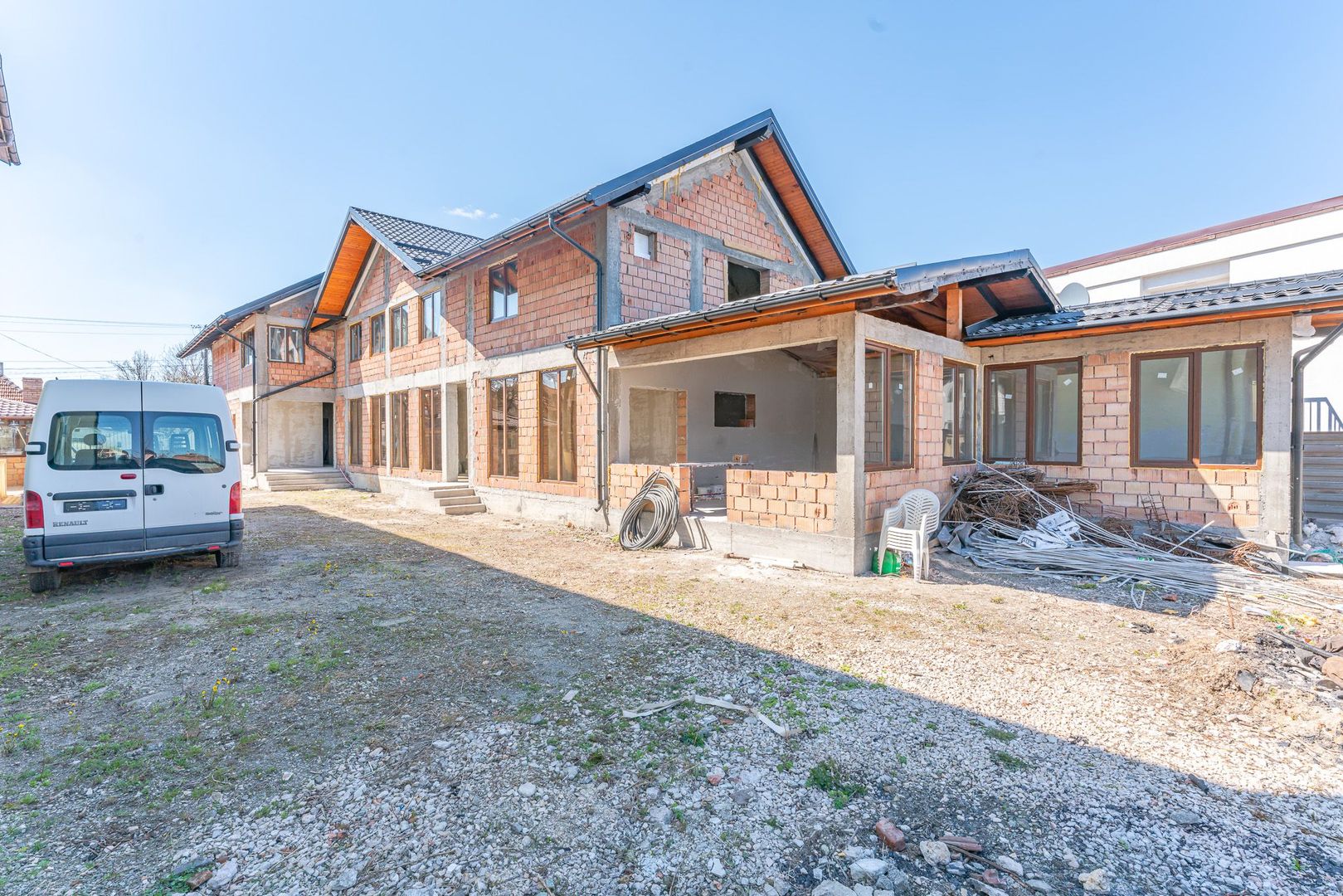 Casa 8 camere 7 bai 720 mp teren Brasov - Poză 1