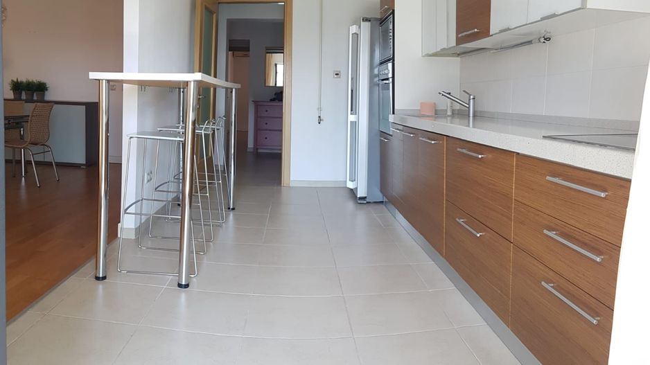 Apartament 3 camere de închiriat cu vedere la lacul Tei - Poză 2