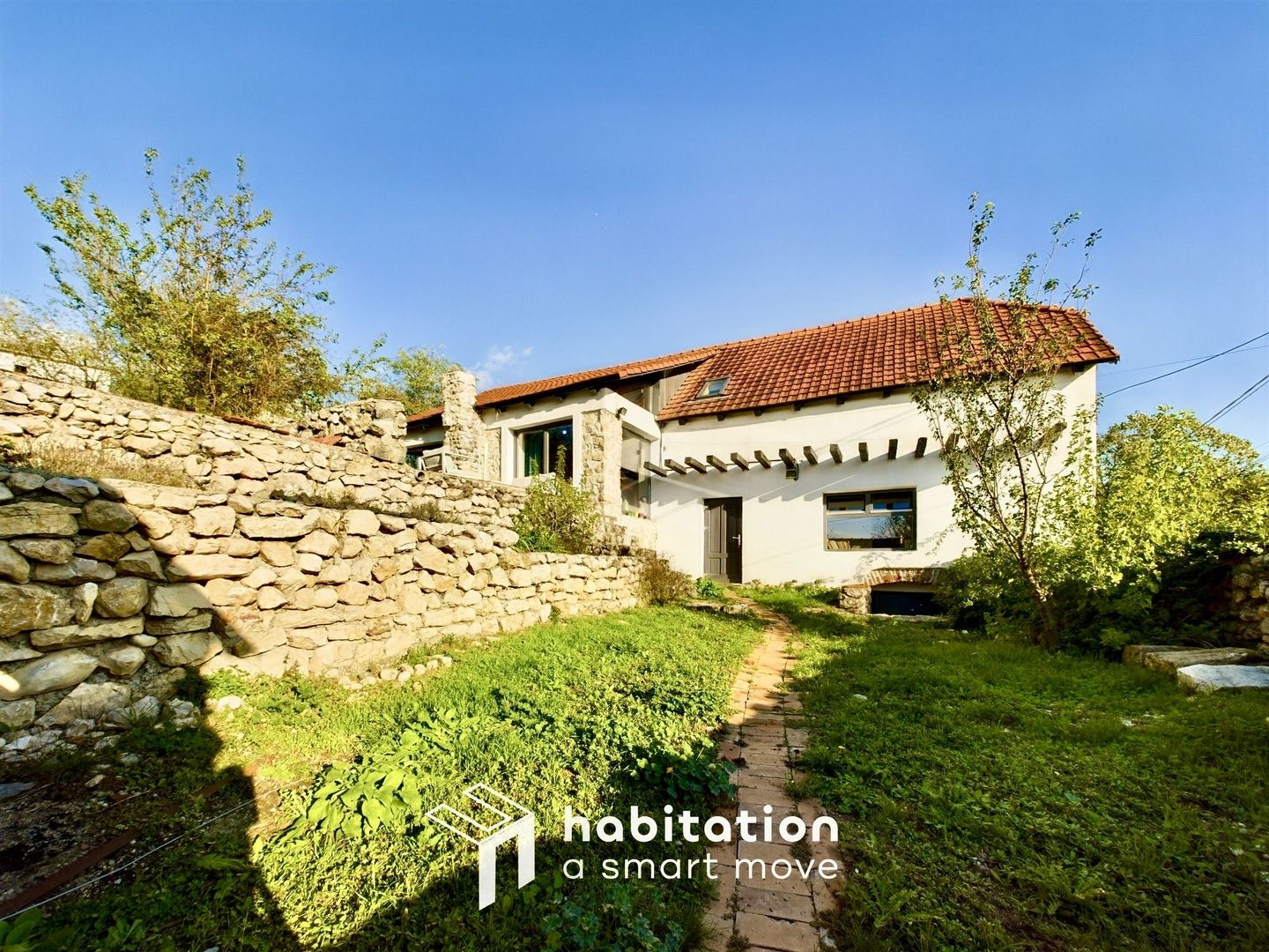 Casă cu 4 dormitoare + piscină în Socolari – ideală pentru investiție - Poză 2