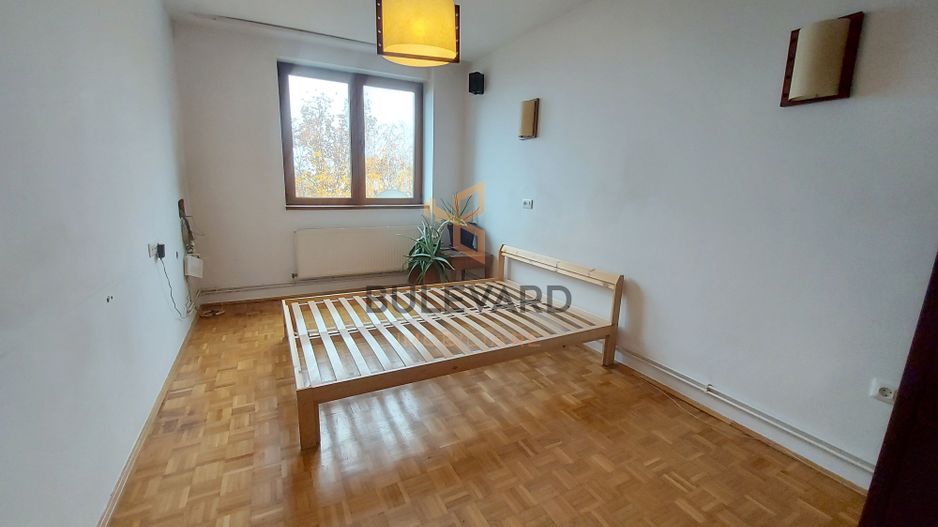 Apartament cu 3 camere decomandate, zona Pietii Hermes! - Poză 3