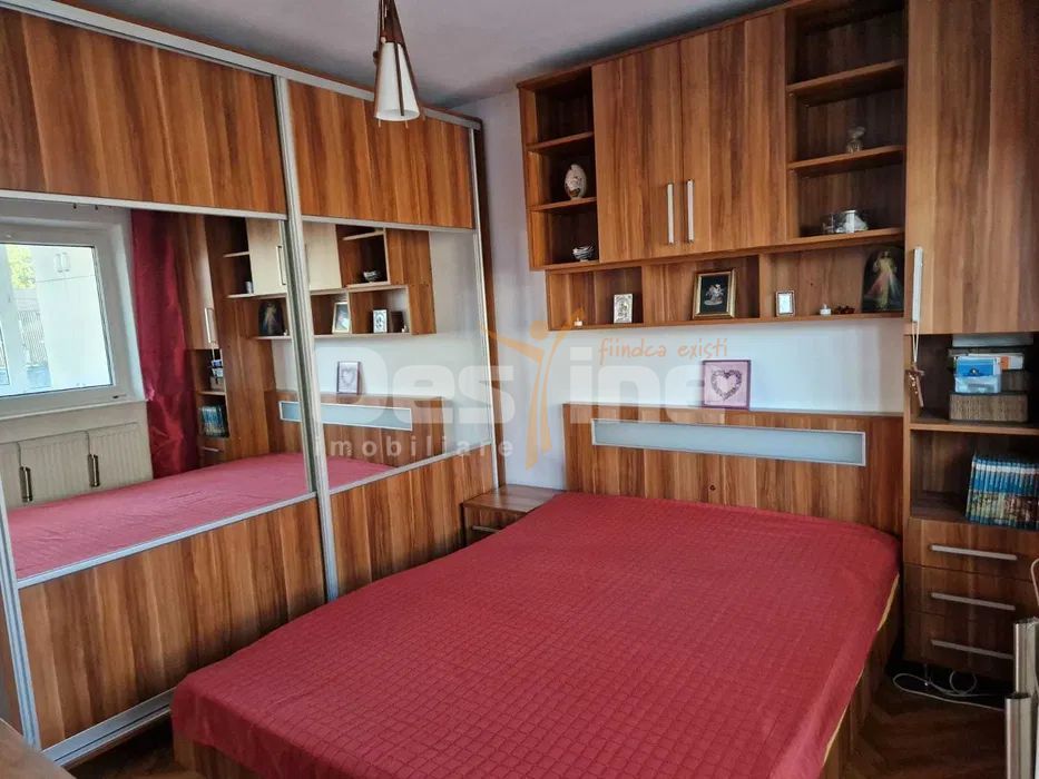 Apartament 3 camere la etaj intermediar, cu loc de parcare, zona Astra - Poză 2