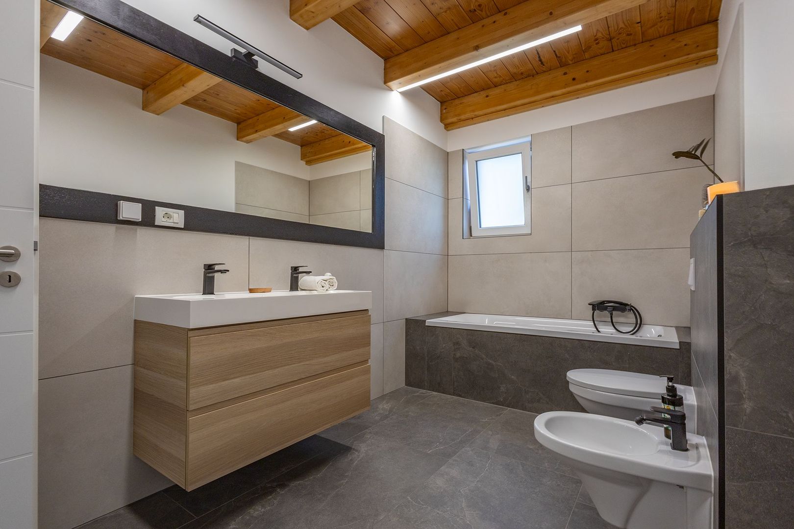 Casa deosebita de vanzare in Giarmata COMISION 0% CUMPARATOR - Poză 10