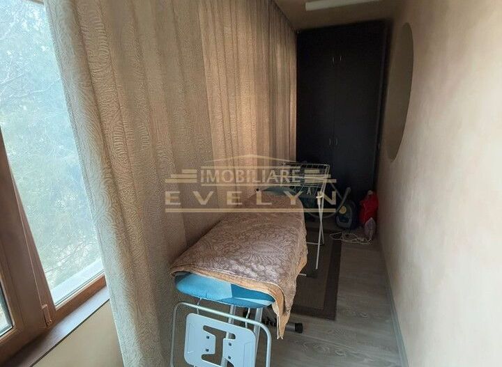 Apartament 3 camere transformat in 2 camere- Etaj 1 - Poză 11