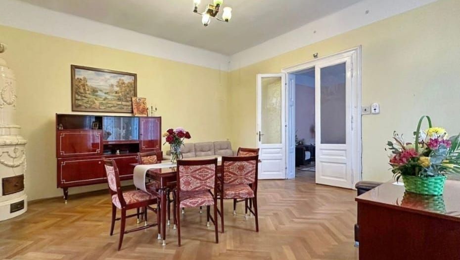 Apartament spațios în Centrul Istoric al Brașovului – zonă premium - Poză 1