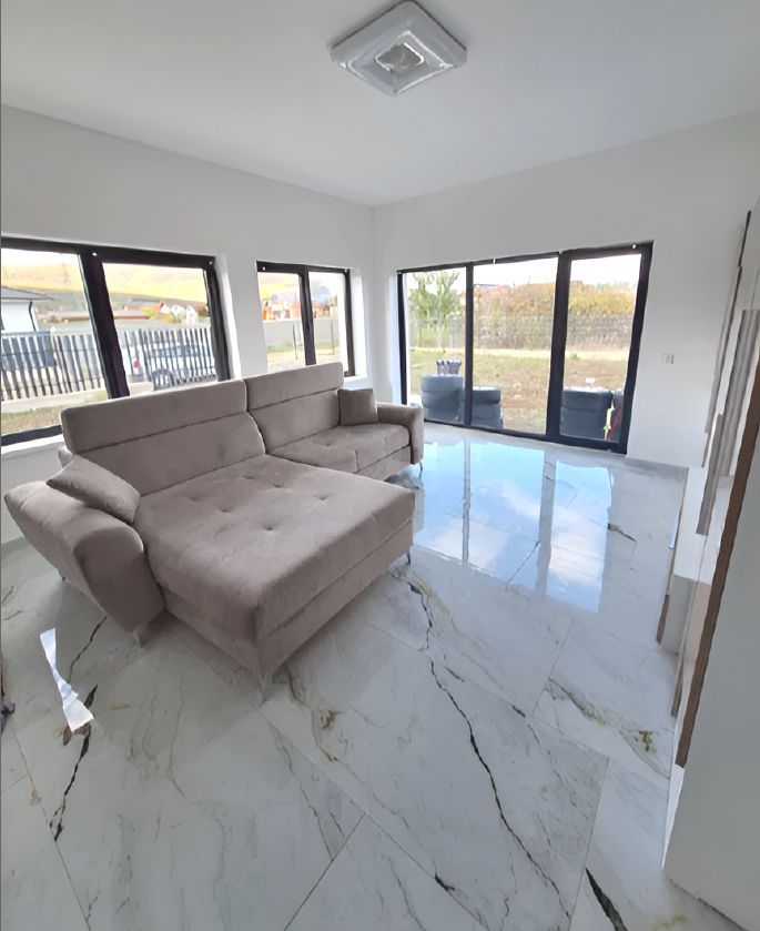 Casa individuala cu 3 camere, 600 mp teren, Kaufland- Cetate - Poză 1