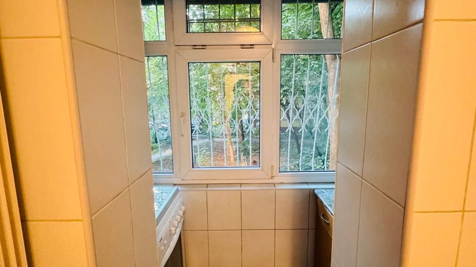 Apartament cu 3 camere de vanzare Drumul Taberei - Poză 11