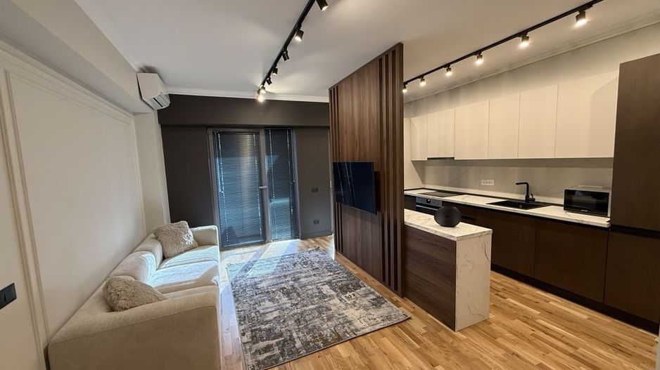 Închiriez apartament 2 camere lux, Unirii, centrală proprie - Poză 1