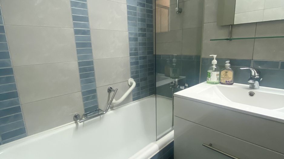 Apartament spatios, trei camere, Lujerului - Poză 7