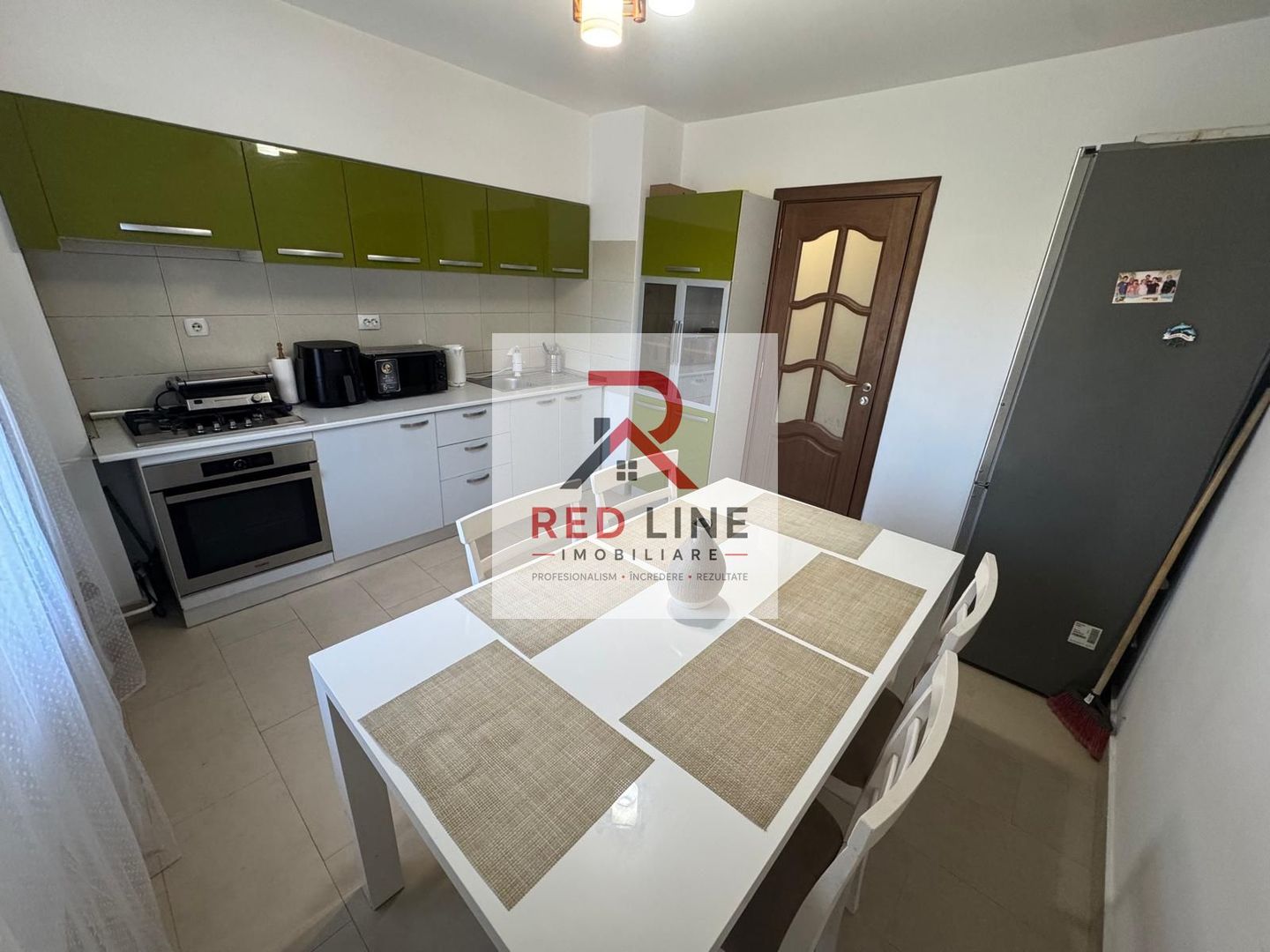 Apartament 4 cam. Premium , Ultracentral – Vis-à-vis de Primărie - Poză 4