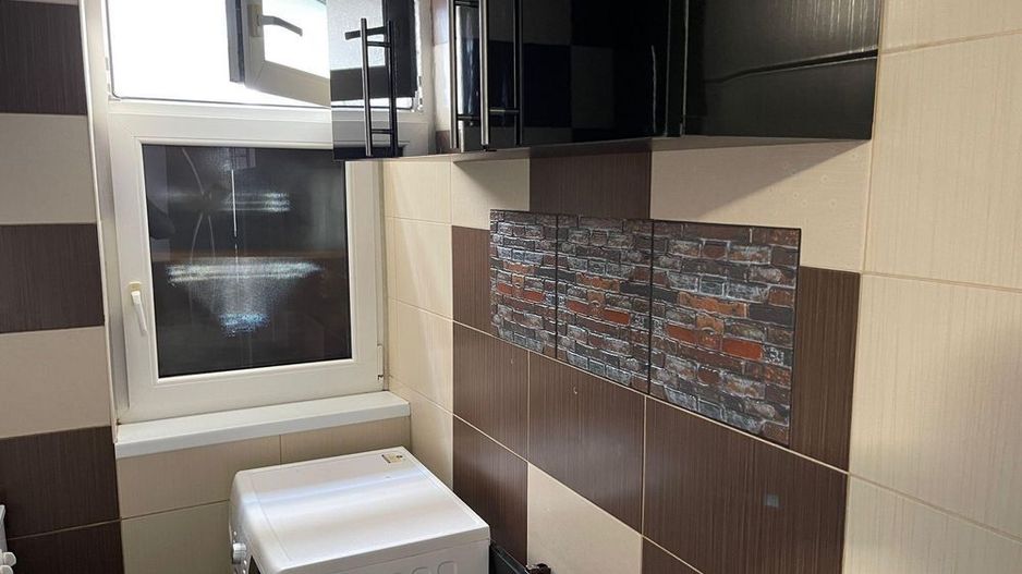 Apartament  2 camere Piata - Poză 3