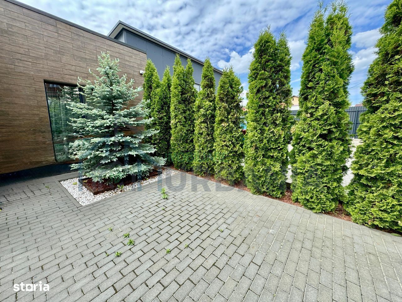 Casa+ Spațiu Comercial # *# - Poză 1