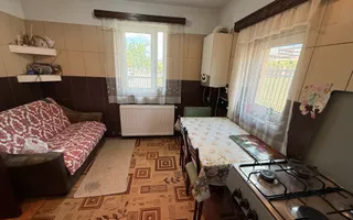 Vila construită in 2010 - P+1+pod - S=236 mp și curte 238 mp Campina! - Poză 18