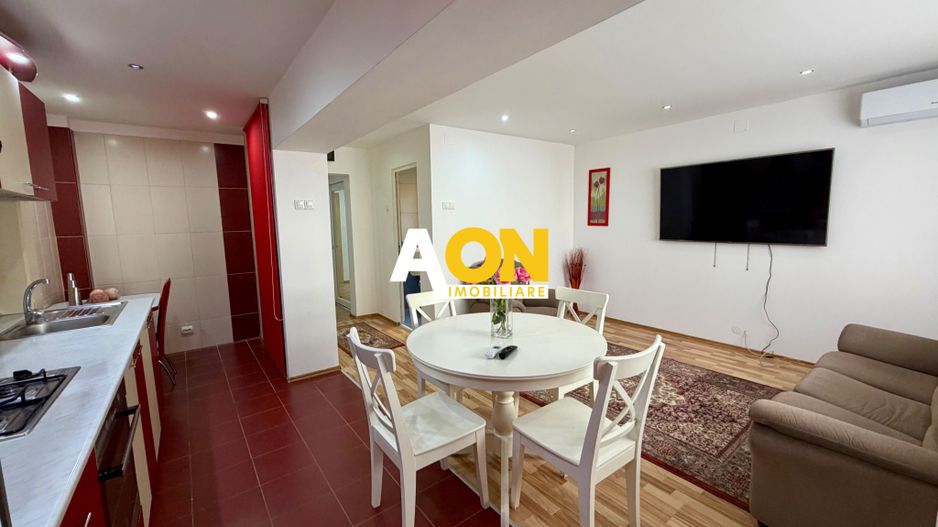 Apartament 3 Camere, Etaj 1, Zona Cetate - Poză 1
