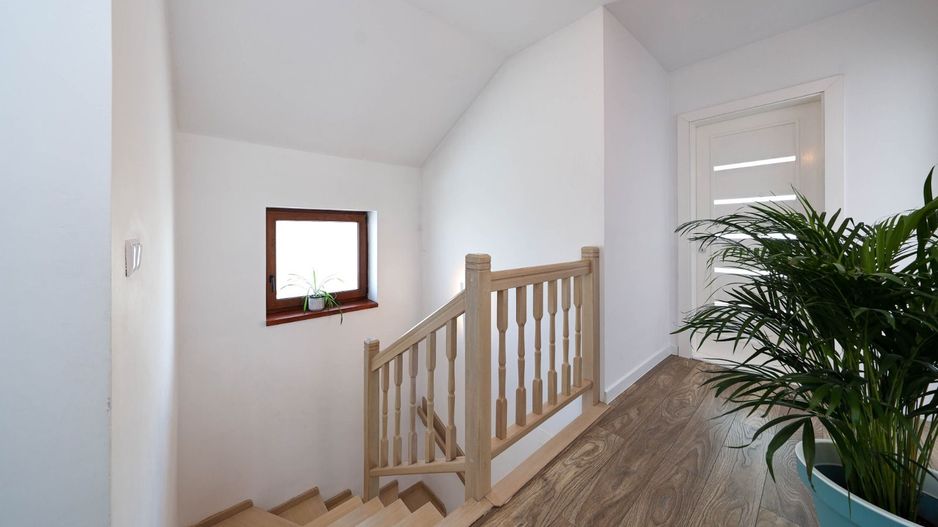 Casă Individuală Modernă de Vânzare | Sânpetru, Brașov - Poză 17