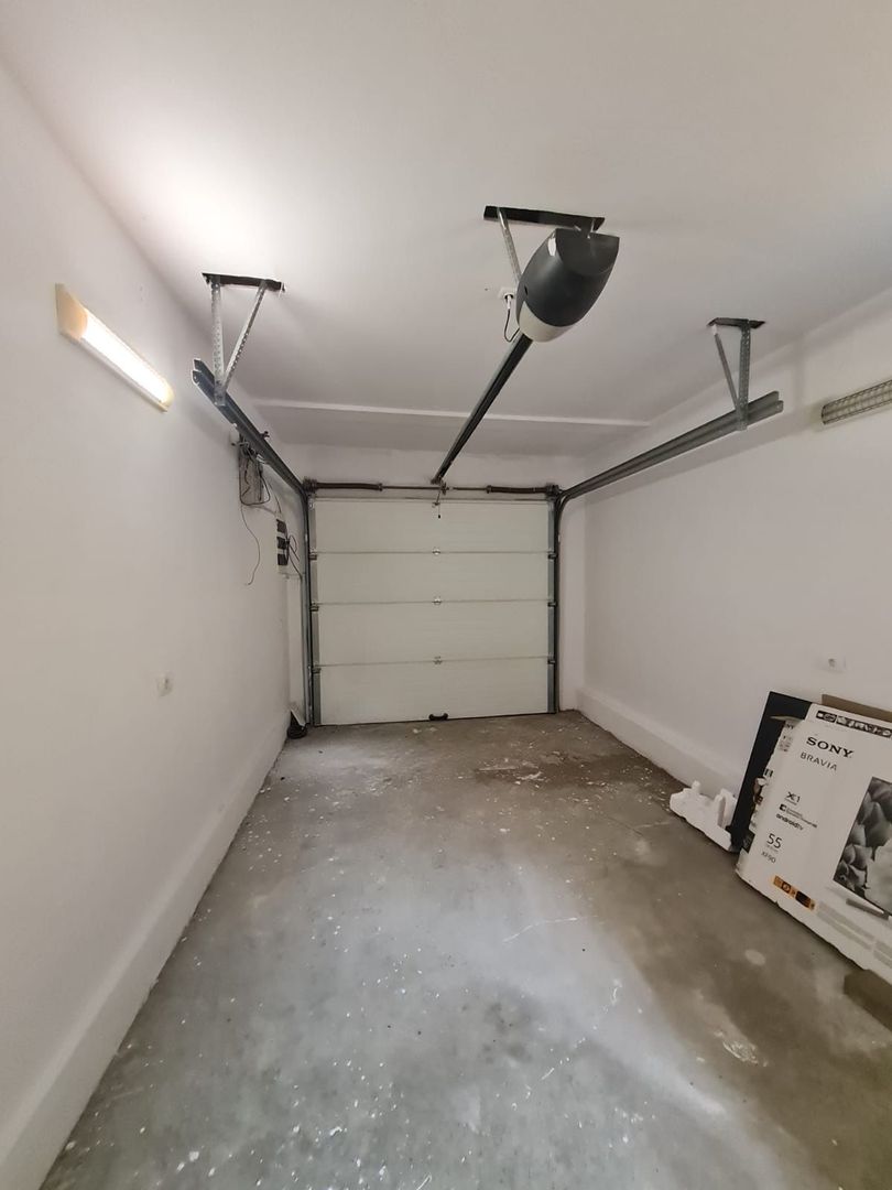 Vila spațioasă și recent renovată în Ghiroda! - Poză 61