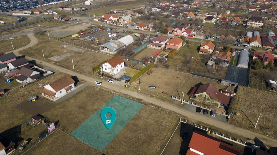 Loc de casa 500 mp în Curtici - Poză 1