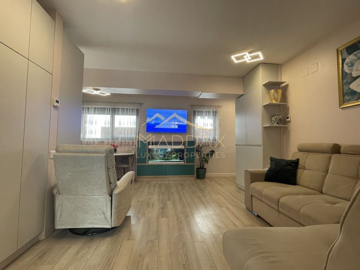 Inchiriere 3 camere/Lux/Parcare Optional/Terasa 20 m/Pet friendly - Poză 2