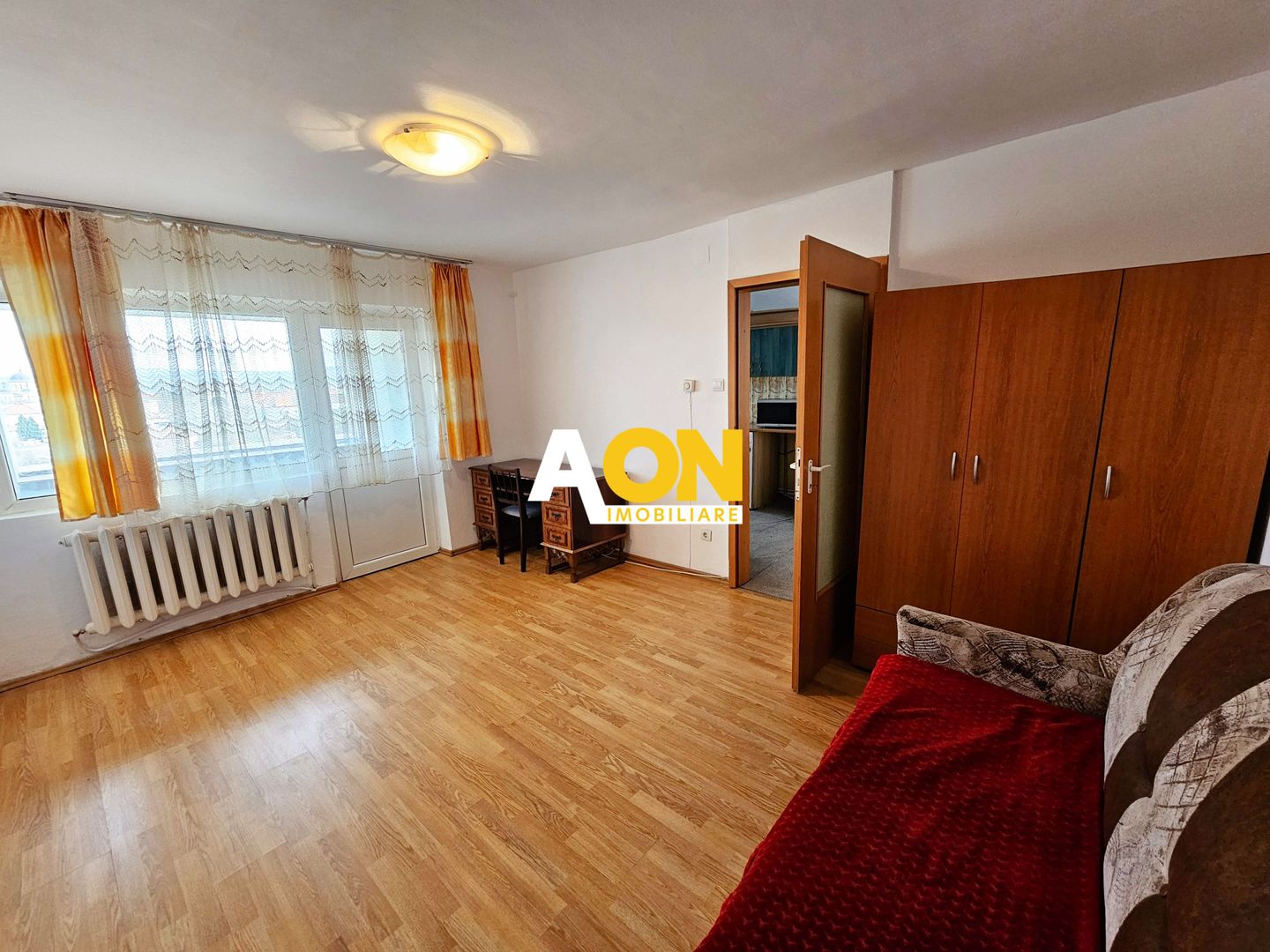 Garsoniera decomandata, 33 mp utili, cu balcon, cu vedere spre Parc - Poză 1