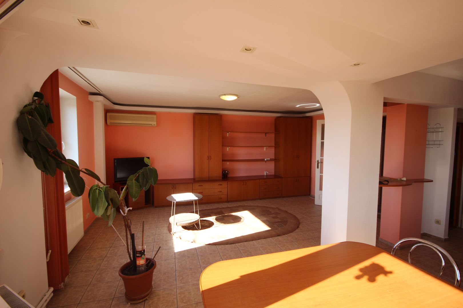 Spatios cu priveliste deosebita - Poză 2