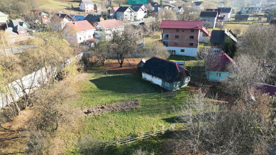 Casă de lemn, cu teren în Borșa - Poză 10
