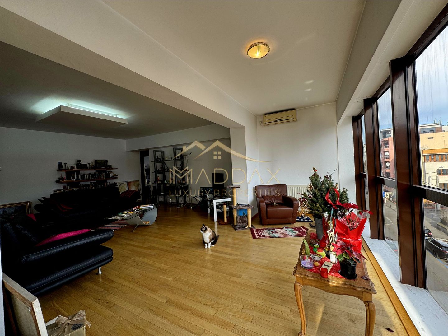 Apartament Elegant de Închiriat – 5 Camere/ 3 Băi, *Arcul de Triumf* - Poză 6