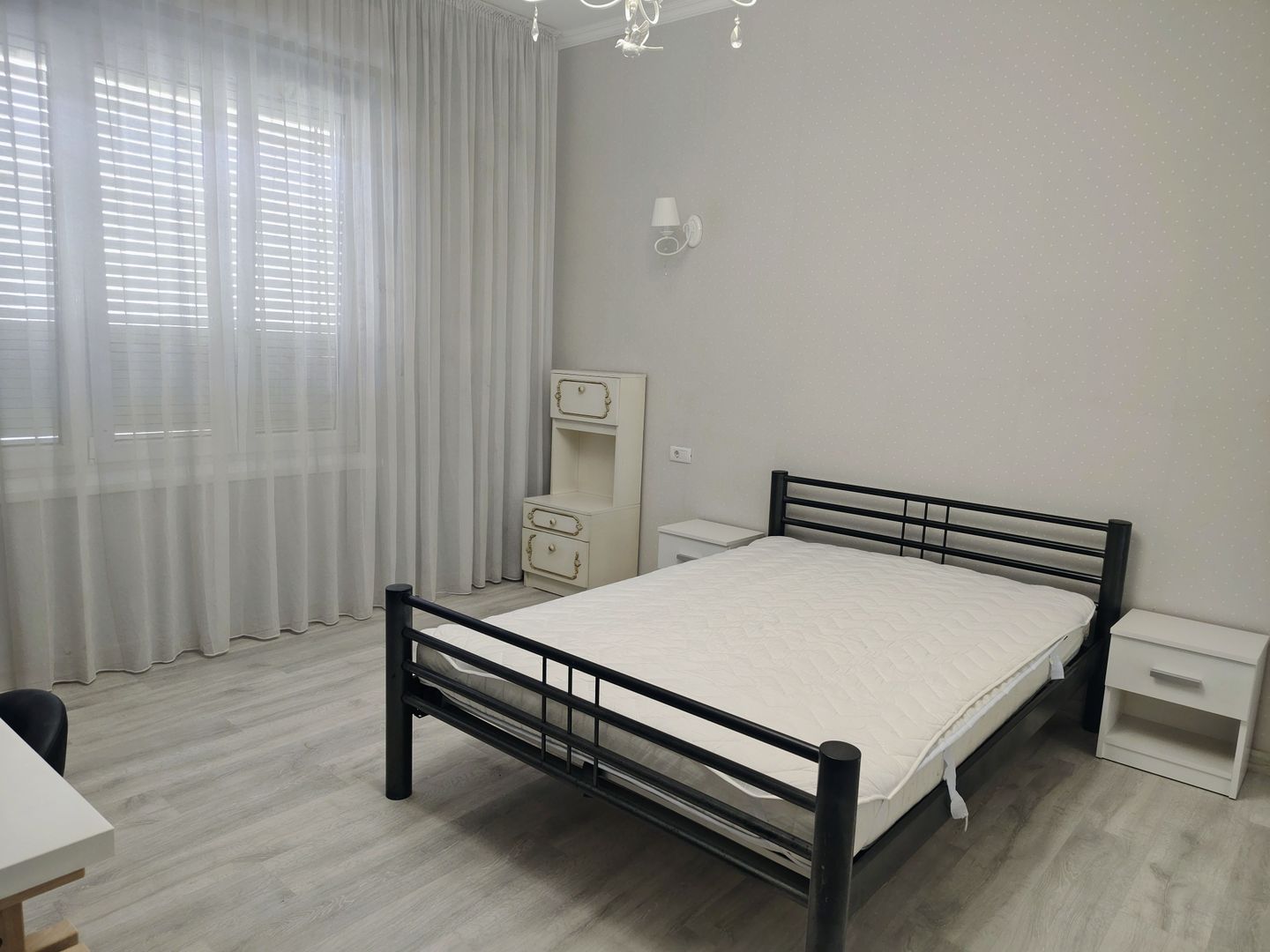 Apartament 3 camere la casa ,ultracentral, 550 E neg. Comision 50% - Poză 6