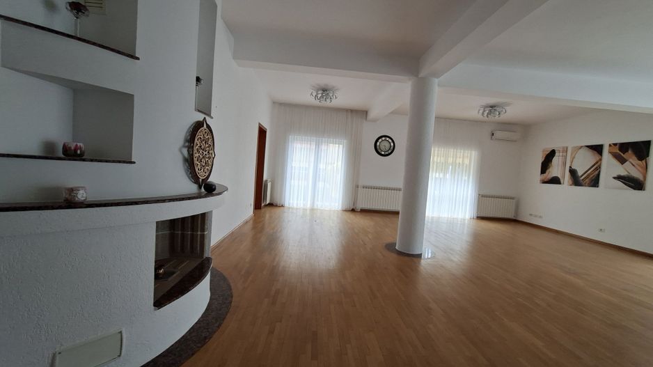 Vilă luminoasă I Gradina mare si loc de joacă privat I Iancu Nicolae - Poză 2