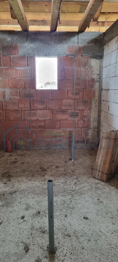 Casă la roșu, 130 mp, comuna Golăiești, județul Iași - Poză 8
