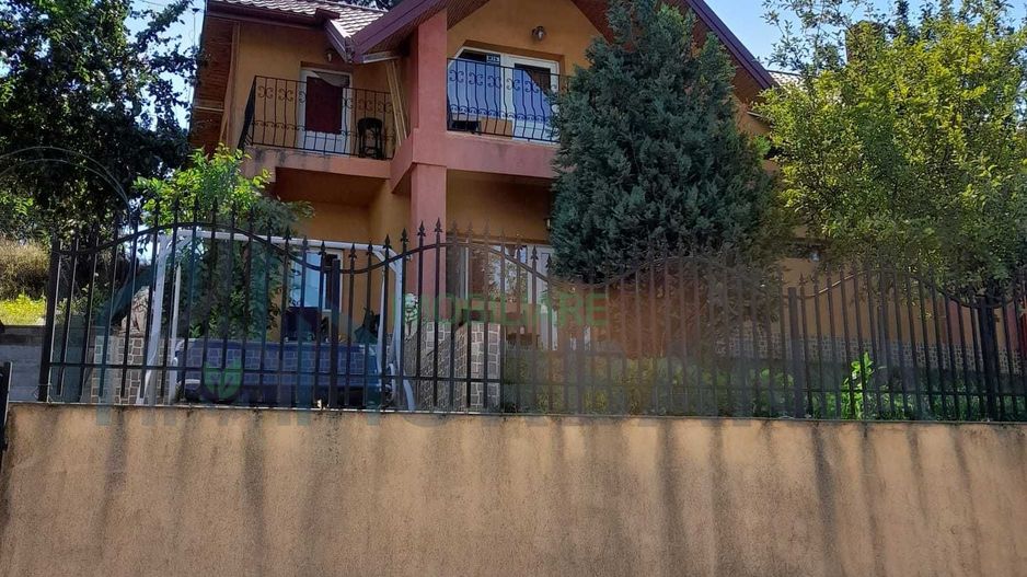 Vilă de închiriat în Bucium, vis-a-vis de Lidl – 4 camere, mobilată, 800 euro/lună - Poză 2