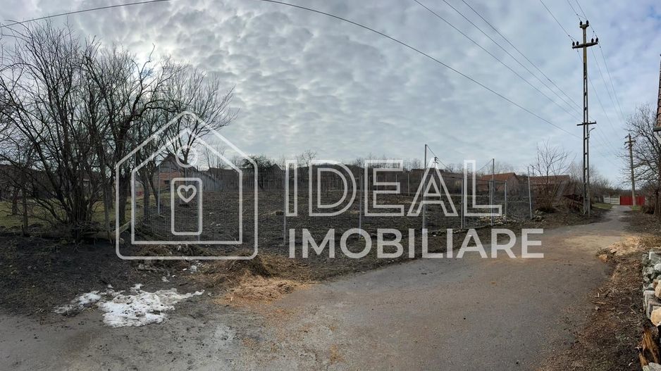 Teren intravilan de vânzare în sat Alămor, comuna Loamneș, județul Sibiu - Poză 7